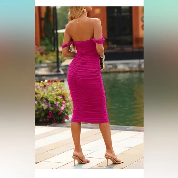 Women's Summer Off The Shoulder Ruched Dress NWT - Picture 2 of 4